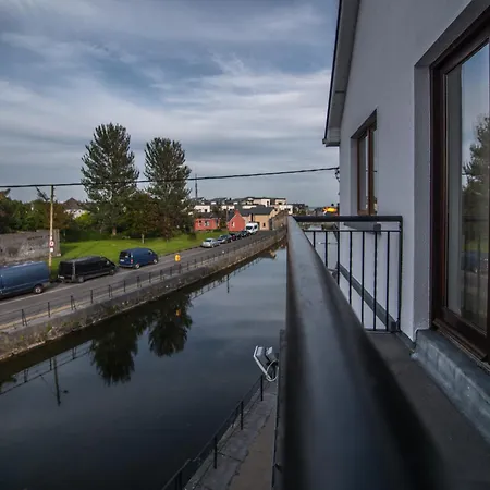 Donegan Court Aparthotel Galway Exterior foto