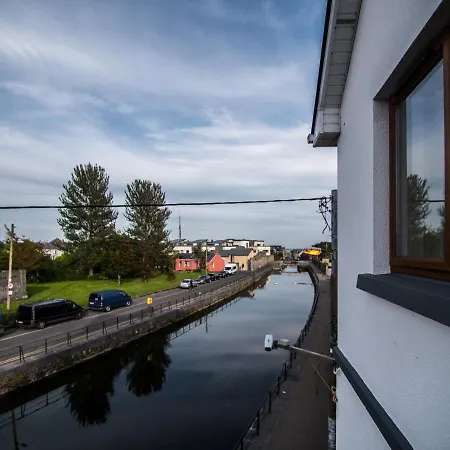 Donegan Court Aparthotel Galway Exterior foto