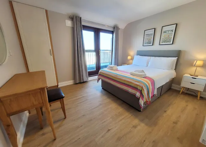 Donegan Court Aparthotel
