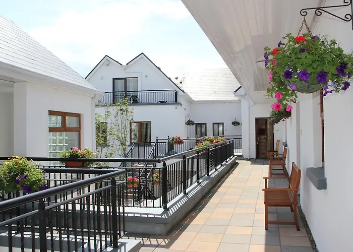 Donegan Court Aparthotel